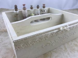Decoupaged Box White Sett o About Napkinshop UK